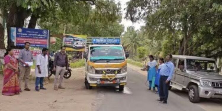 கேரளாவில் பறவைக் காய்ச்சல் எதிரொலி  தமிழக எல்லையோர சோதனைச் சாவடிகளில் தீவிரக் கண்காணிப்பு