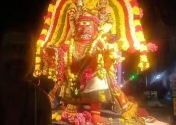 அன்னூர் மன்னீஸ்வரர் கோயில் தேர்த்திருவிழா பூத வாகனத்தில் சுவாமி வீதிஉலா மற்றும் கும்மியாட்டத்துடன் களைகட்டிய விழா