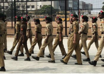 காரமடையில் 31-வது அணி என்.சி.சி. கூட்டுப் பயிற்சி முகாம் மாணவ-மாணவிகள் ராணுவப் பயிற்சி!