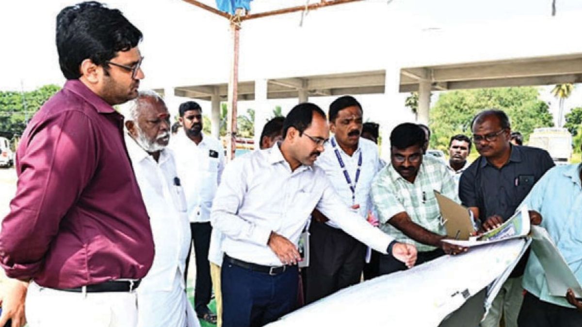 லால்குடியில் புதிய பேருந்து நிலையம் மற்றும் நகராட்சி அலுவலகப் பணிகள் ஆய்வு!