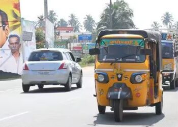 தேனி வயல்பட்டி நான்கு ரோடு சந்திப்பில் இரும்பு தடுப்புகள் நடவடிக்கை எடுக்கப் பொதுமக்கள் கோரிக்கை!