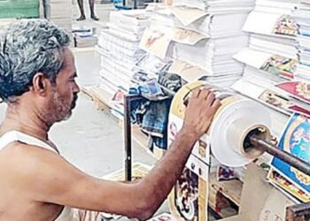 சிவகாசியில் ‘மிஷன் 2026’: சட்டமன்றத் தேர்தலால் களைகட்டும் காலண்டர் உற்பத்தி