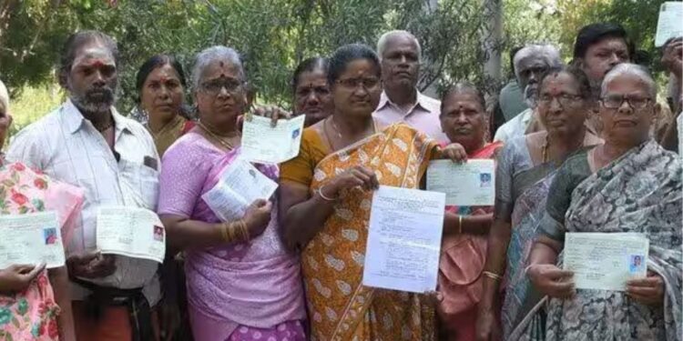 தேனி கலெக்டர் அலுவலகத்தில் முல்லைப்பெரியாறு அணை நிர்வாகத்தில் முறைகேடு என விவசாயிகள் பகிரங்கப் புகார்!