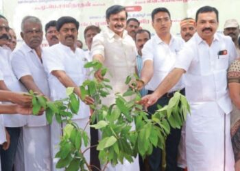 திருப்பூரில் அரசுப் பள்ளிகளுக்குப் புதிய கட்டடங்கள் அமைச்சர் மு.பெ.சாமிநாதன் பணிகளைத் துவக்கி வைத்தார்!