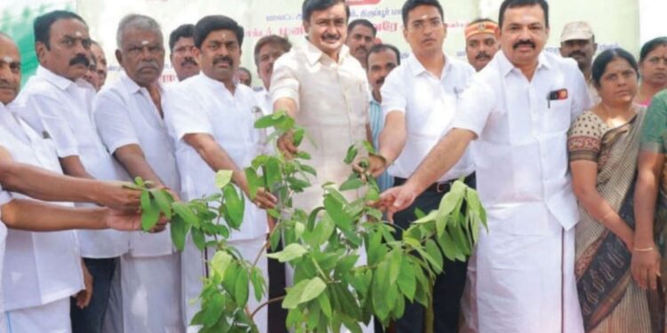 திருப்பூரில் அரசுப் பள்ளிகளுக்குப் புதிய கட்டடங்கள் அமைச்சர் மு.பெ.சாமிநாதன் பணிகளைத் துவக்கி வைத்தார்!