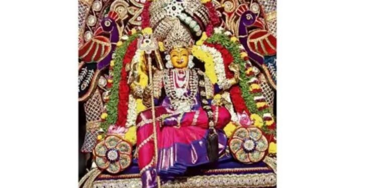 பக்தர்களின் பக்தி கோஷம் முழங்க கோபி மொடச்சூர் தான்தோன்றியம்மன் கோயில் குண்டம் விழா