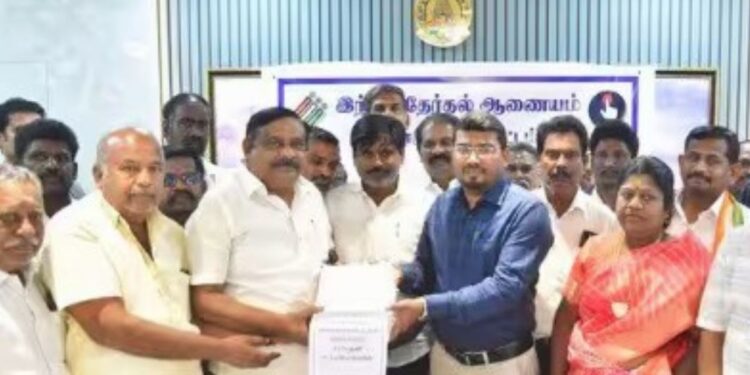 திண்டுக்கல் வரைவு வாக்காளர் பட்டியல் வெளியீடு: 3.24 லட்சம் பெயர்கள் நீக்கம்