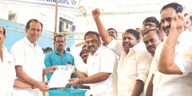 எடப்பாடி பழனிசாமி பெருந்துறையில் போட்டியிட வேண்டும் – எம்.எல்.ஏ. ஜெயக்குமார் அதிரடி விருப்ப மனு!