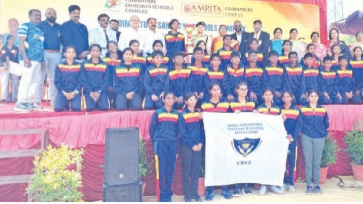 15-வது ஆண்டாக ஒட்டுமொத்த சாம்பியன் பட்டத்தை வென்று எஸ்.எஸ்.வி.எம். பள்ளி சாதனை!