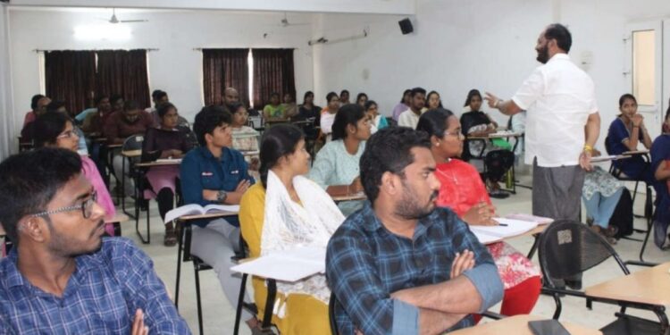 கேபிஆர் ஐஏஎஸ் அகாடமியில் பொருளாதாரச் சிறப்பு அமர்வு  நிதி ஆயோக் மற்றும் திட்டமிடல் குறித்து நிபுணர் விளக்கம்!