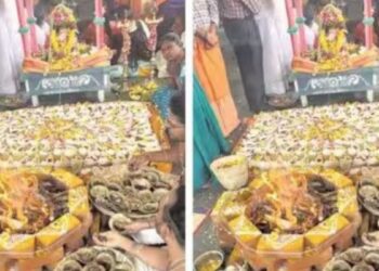 புகழூர் ஐயப்பன் கோவிலில் மார்கழி மாத 108 சங்காபிஷேக விழா  திரளான பக்தர்கள் பங்கேற்பு