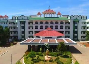 பெருமாள்கோவில்பட்டி தீப விவகாரம் உயர்நீதிமன்ற அமர்வு இடைக்காலத் தடை