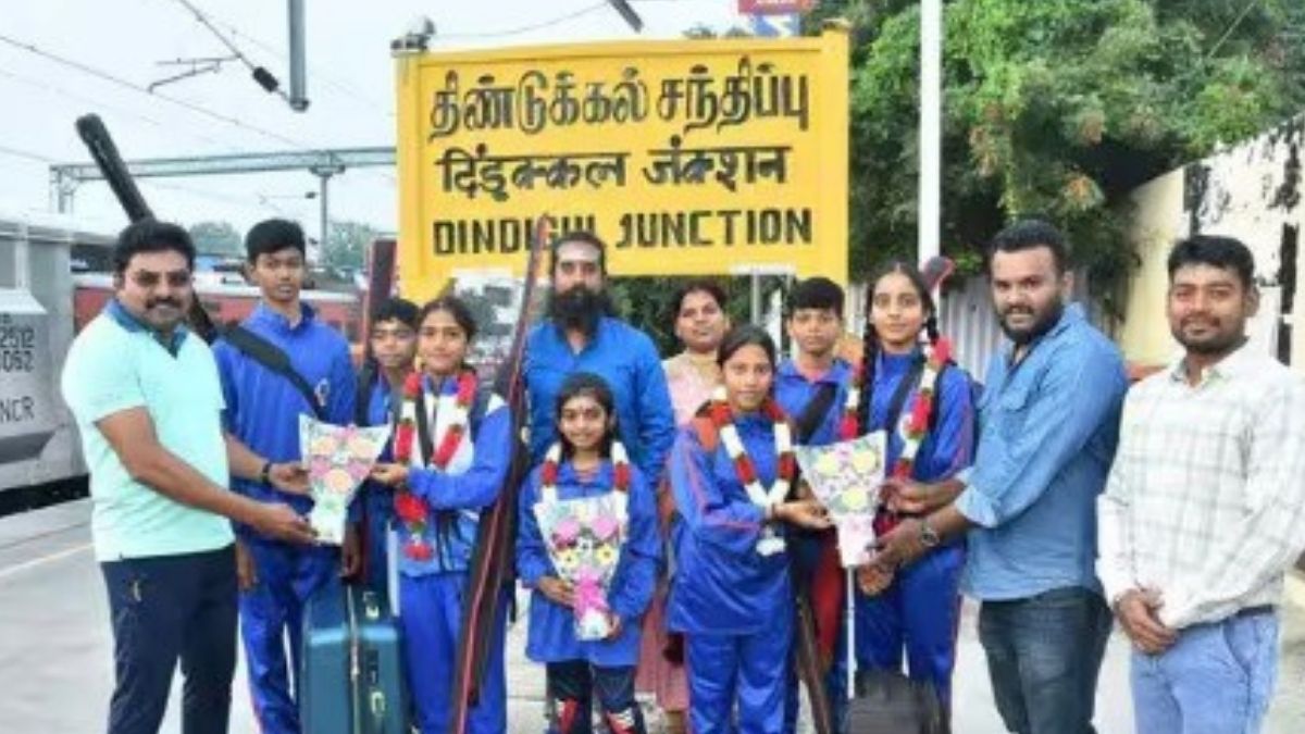 சத்தீஸ்கர் தேசிய வூஷூ சாம்பியன்ஷிப் போட்டி  பதக்க வேட்டைக்கு திண்டுக்கல் வீரர்கள் உற்சாகப் பயணம்