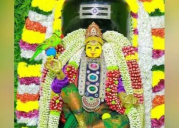 சிறுமலையில்  சிவசக்தி அம்மன் கோயில் பூக்குழி திருவிழாவில் திரளான பக்தர்கள் தீமிதித்து நேர்த்திக்கடன்