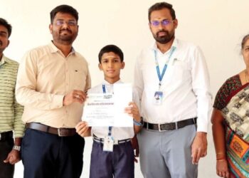 தேசிய அளவிலான அறிவியல் கண்காட்சி  பெங்களூரில் திருப்பூர் ‘தி ப்ரண்ட்லைன் அகாடமி’ மாணவர்கள் சாதனை!