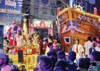 விண்ணதிரும் இன்னிசையோடு தூத்துக்குடியில் கோலாகல கிறிஸ்துமஸ் ‘கேரல் பவனி’