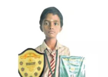 ஈரோடு மாநகராட்சி பள்ளி மாணவனின் பன்முகத் திறமைக்கு ‘மல்டி டேலண்ட்’ விருது