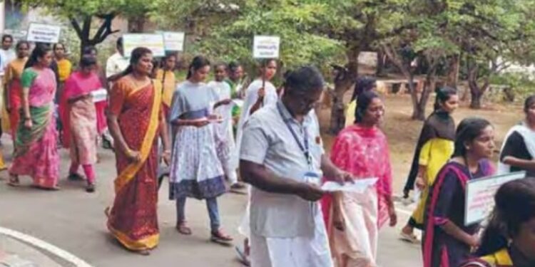 தமிழ் வளர்ச்சித் துறை சார்பில் கலெக்டர் தலைமையில் எழுச்சிமிகு விழிப்புணர்வுப் பேரணி!