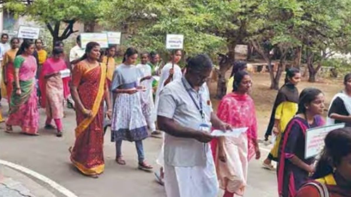 தமிழ் வளர்ச்சித் துறை சார்பில் கலெக்டர் தலைமையில் எழுச்சிமிகு விழிப்புணர்வுப் பேரணி!