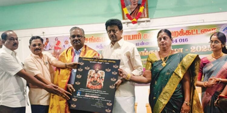 இலக்கியம் பயின்றால் மட்டுமே ஒருவன் முழுமையான மனிதனாக முடியும் பேராசிரியர் இரா. காமராசு நெகிழ்ச்சி