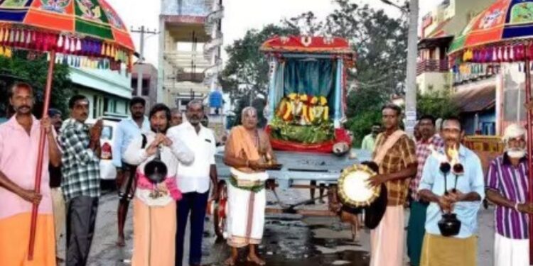 பழநி லட்சுமி நாராயண பெருமாள் கோயிலில் பகல் பத்து உற்ஸவம் கோலாகலம்