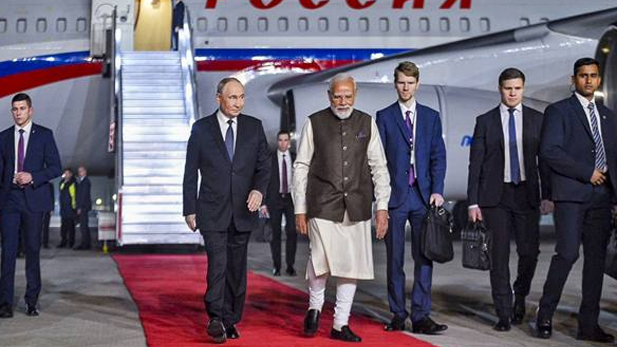 டில்லி ஜனாதிபதி மாளிகையில் ரஷ்ய அதிபர் புடினுக்கு மரியாதை மிக்க சிவப்பு கம்பள வரவேற்பு