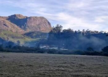 1 டிகிரி: மூணாறில் உறைபனிப் போர்வை – நடுங்கும் மக்கள், உற்சாகத்தில் சுற்றுலாப் பயணிகள்!