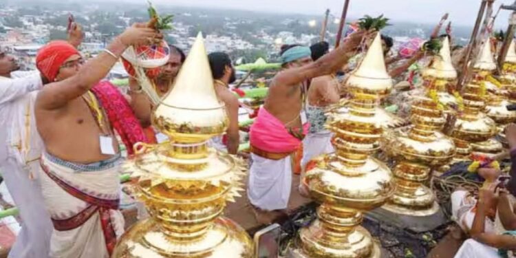 கும்பகோண ஆதிகும்பேஸ்வரர் கோவில்: 16 ஆண்டுகளுக்குப் பிறகு நடைபெற்ற மகா கும்பாபிஷேகம் வைபவம்