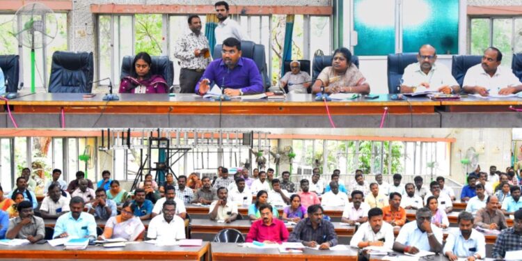 திண்டுக்கலில் வாக்காளர் பட்டியல் சிறப்பு தீவிர திருத்தம் மேலாய்வு கூட்டம்