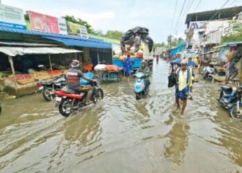 ராமேஸ்வரத்தில் கொட்டித் தீர்த்த கனமழை: சாலைகளில் பெருக்கெடுத்த நீர்