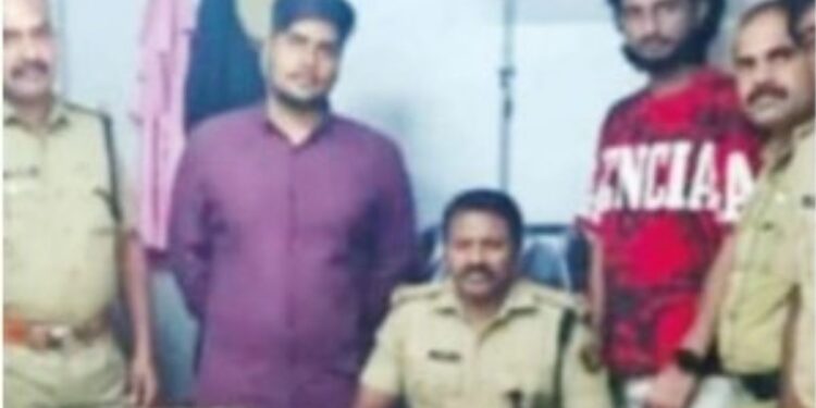 கோவை – கேரளா எல்லையில் அதிரடி: அரசுப் பேருந்தில் கடத்தப்பட்ட ரூ. 8 கோடி மதிப்பிலான தங்கம் பறிமுதல்