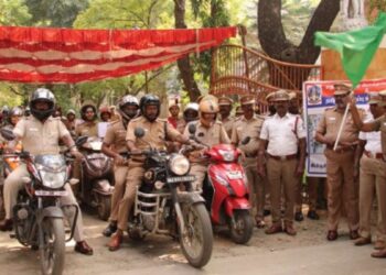 மதுரையில் 150 காவலர்கள் பங்கேற்ற பிரம்மாண்ட இருசக்கர வாகன விழிப்புணர்வு பேரணி