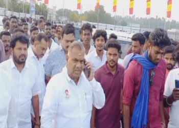 எங்க கட்சி கூட்டத்திற்கு வரவேண்டாம் – கெஞ்சும் தமிழக வெற்றிக்கழகம்