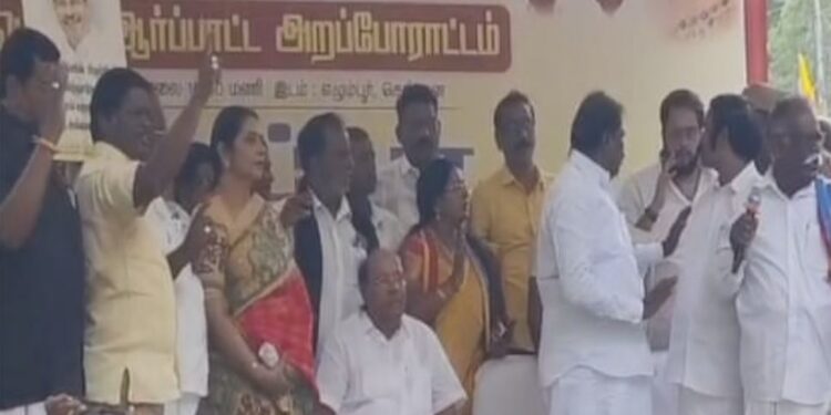 சாதிவாரி கணக்கெடுப்பு நடத்தக்கோரி ஆர்ப்பாட்டம் – ராமதாஸ் பங்கேற்பு