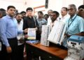 EVM இயந்திரங்களை பரிசோதனை செய்த தேர்தல் அதிகாரிகள்