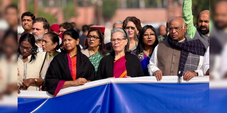 புதிய தொழிலாளர் சட்டங்களுக்கு எதிர்ப்பு : எதிர்க்கட்சி எம்பிக்களின் போராட்டம்