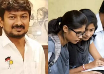 புத்தாண்டு பரிசாக 10 லட்சம் கல்லூரி மாணவர்களுக்கு இலவச லேப்டாப் !