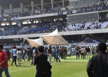 லியோனல் மெஸ்ஸி இந்தியா வருகை – பார்க்க குவிந்த கூட்டத்தால் வன்முறை