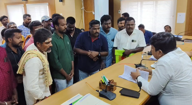 வழுவூரில் 15 ஆண்டுகளாக இயங்கிவந்த தனியார் பள்ளியை மூடப்போவதாக நிர்வாகத்தின் அறிவிப்பால் பெற்றோர் அதிர்ச்சி