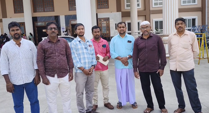 ஒருமுறை மழை பெய்தால் ஒரு மாதத்திற்கு தண்ணீர் வடிவதில்லை வடிகால் வசதி ஏற்படுத்தித் தர கோரி திருமுல்லைவாசல் கிராம மக்கள் மனு