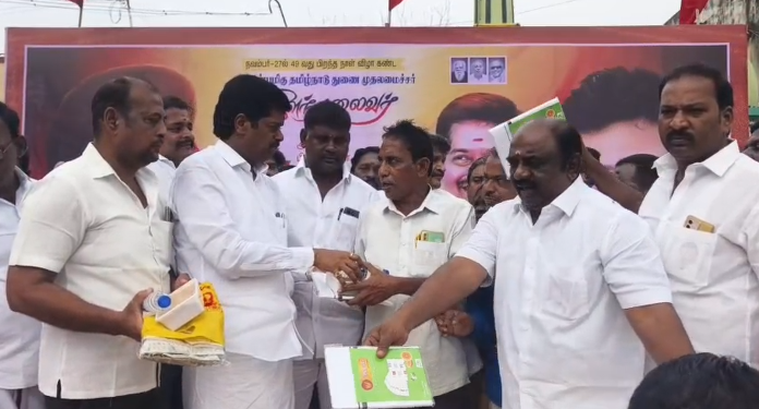 தமிழ்நாடு துணை முதலமைச்சர் கழக இளைஞரணி செயலாளருமான இளம் தலைவர் உதயநிதி ஸ்டாலின் அவர்களின் பிறந்தநாளை முன்னிட்டு அன்னதானம்