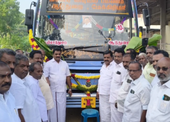 திருவாடுதுறை-மயிலாடுதுறை இடையே புதிய மகளிர் விடியல் பேருந்தின் சேவையை பூம்புகார்MLAதொடக்கி வைத்து உற்சாகம்