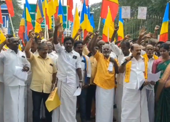 வன்னியர்களுக்கு10.5%இடஒதுக்கீடு சட்டத்தை உடனடியாக அமல்படுத்த வலியுறுத்தி PMKசார்பில் ஆர்ப்பாட்டம்