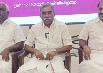 கலைஞர் மகளிர் உரிமை திட்டத்தினை விரிவுபடுத்தி தொடங்கி வைத்ததனை தொடர்ந்து மகளிர்களுக்கு கலைஞர் மகளிர் உரிமை பற்றுஅட்டையினை வழங்கினார்கள்