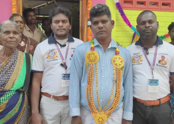 பார்வையற்ற மகனை வைத்துக்கொண்டு தவித்த மூதாட்டிக்கு கிடைத்த புதிய வீடு, சமூக சேவருக்கு பாராட்டு