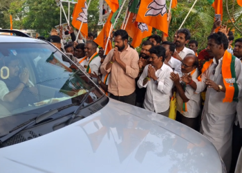 சென்னையிலிருந்து புதுச்சேரி சென்ற பாஜக புதிய தேசிய செயல் தலைவர் நித்தின் நபினுக்கு பிரம்மாண்ட வரவேற்பு