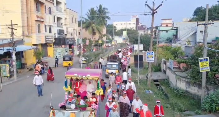 திருவள்ளூரில் கோலாகலமான முறையில் கிறிஸ்மஸ் ஊர்வலம்