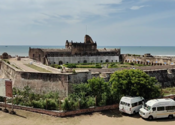 தரங்கம்பாடி டேனிஷ் கோட்டை அருங்காட்சியகத்தில்17-ஆம் நூற்றாண்டை சேர்ந்த வரலாற்று பொக்கிஷமான போர்வாள் மாயம்