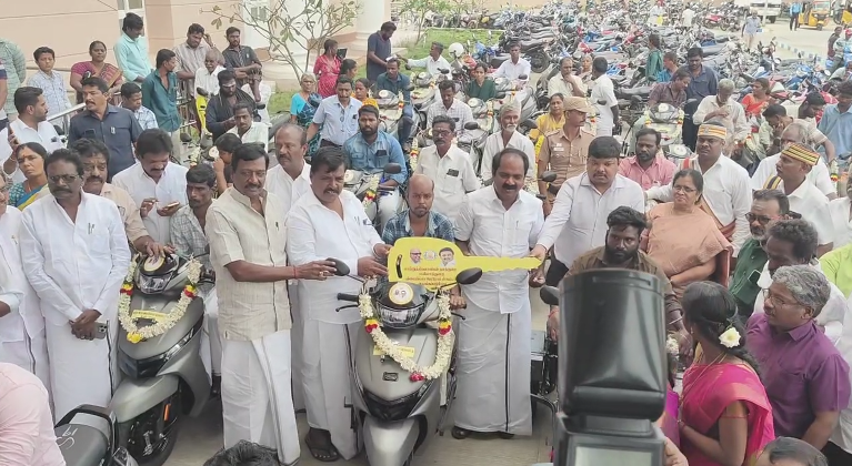 சீரமைப்புபணிக்காகமூடப்பட்டரயில்வேமேம்பாலம்ஜனவரி 5ஆம்தேதிதிறக்கஉள்ளதாகதகவல்