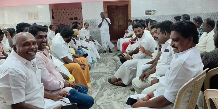 திருக்கடையூரில் ஆண்டுதோறும் காணும் பொங்கலன்று நடைபெறும் ரேக்ளா பந்தயத்திற்கான ஆலோசனைக் கூட்டம்